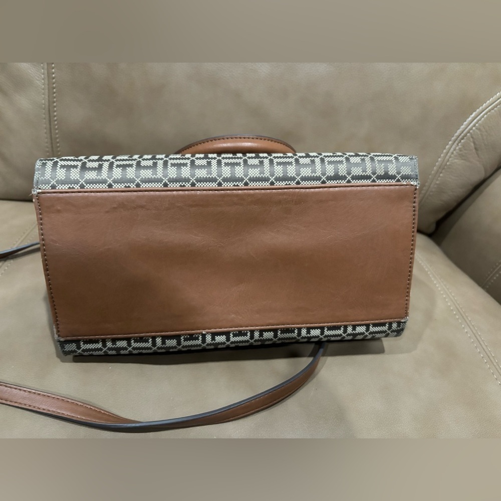 Tommy Hilfiger crossbody bag - Picture 7 of 9
